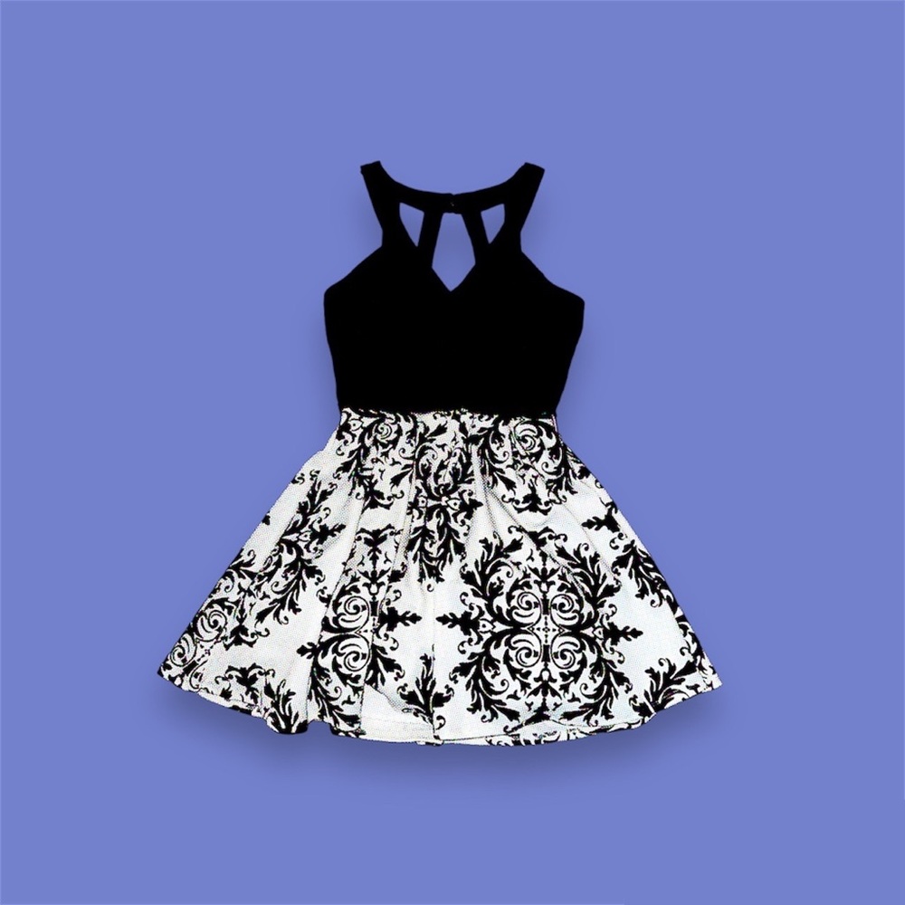 Crystal Doll Juniors Flocked Fit & Flare Cocktail/Mini Short Dress (Black/White)